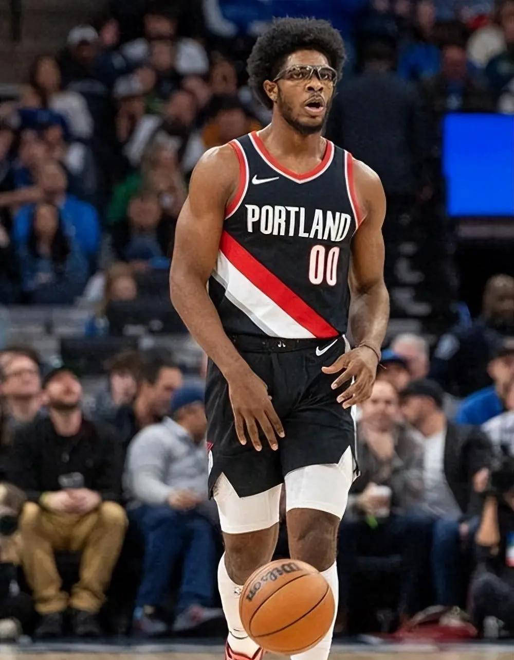 开拓者后卫取代受伤球员,出色发挥 开拓者后卫取代受伤球员,出色发挥