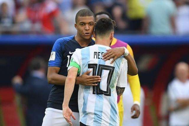 主场压力大，球员展现团队合作的重要性的简单介绍