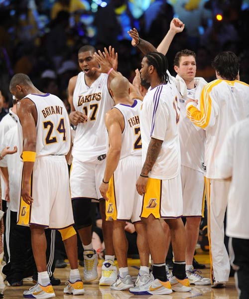 关于卫冕冠军逆境,湖人队遭遇步行者队强劲对手的信息 关于卫冕冠军逆境,湖人队遭遇步行者队强劲对手的信息